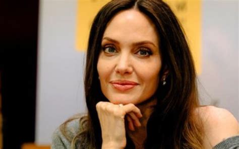 Angelina Jolies Emotional Email To Ex Brad Pitt Goes Viral Amid Legal Battle