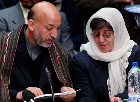 ويل کيږي پخواني ولسمشر اشرف غني عبدالله عبدالله په یوه پیغام کې وایي چې دی او پخوانی ولسمشر حامد کرزی کابل کې دي او له. سیما ثمر: کرزی و غنی نخواستند گزارش «عدالت انتقالی» منتشر ...