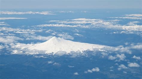 Chilean Volcano The Dc 8 Flew Over Snow Capped Volcanoes S Flickr