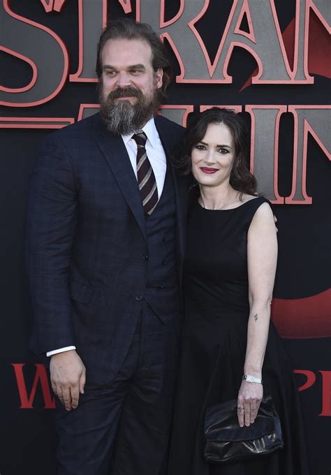 Winona Ryder And David Harbour In The Stranger Things Season 3