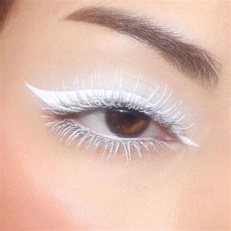 Pin De Leria En Makeup Maquillage De Ojos Maquillaje De ángel Maquillaje Delineador Blanco