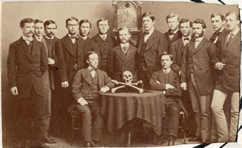 Exponiendo Al Cabal Skull And Bones Universidad De Yale
