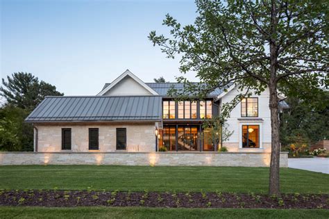 Modern Farmhouse Façade Minneapolis Par Andrea Swan Swan