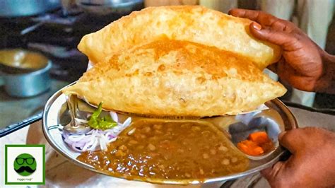 My earliest memories of chole bhature is of the one i ate at a popular eatery in mumbai known as cream centre. Chole Bhature Near Me : 12 Chole Bhature Places In Mumbai ...