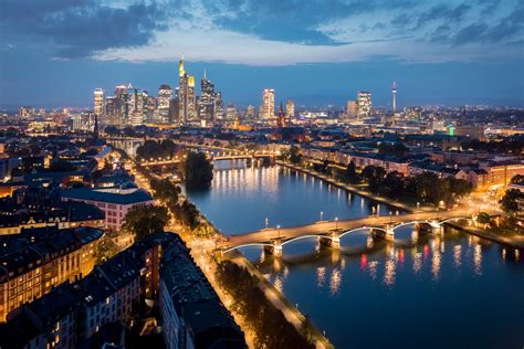 Luftaufnahmen In Frankfurt Am Main Drohnenaufnahmen Skyline Und