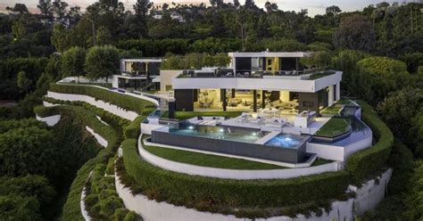 Los Angeles Party Mansion Sells For A Multimillion Dollar Loss
