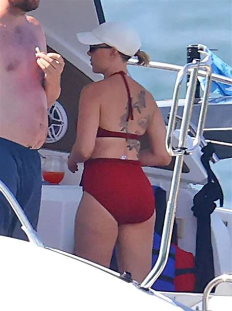 Scarlett Johansson Fue Descubierta En La Playa En Bikini Y Sin Photoshop