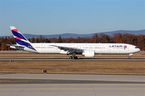 Latam Unveils Its New Business Class On The Boeing 777 300 World