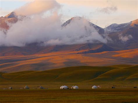 Mongolia Holidays | Luxury Holidays to Mongolia | Steppes ...