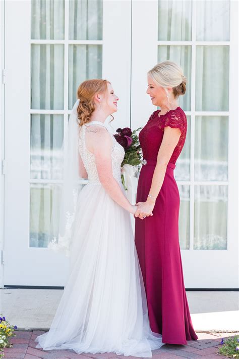 mother daughter wedding picture poses halter wedding dress mother of the bride dress ideas