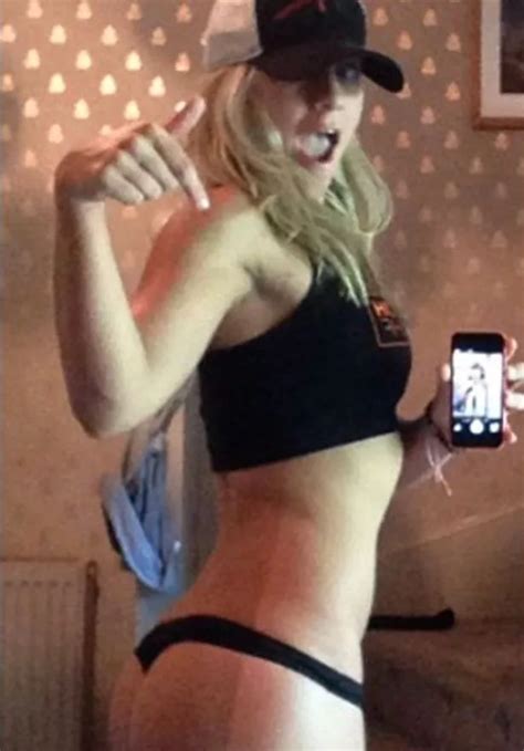 Chloe Madeley Says She S Damn Proud Of Slimming Down As She Flaunts
