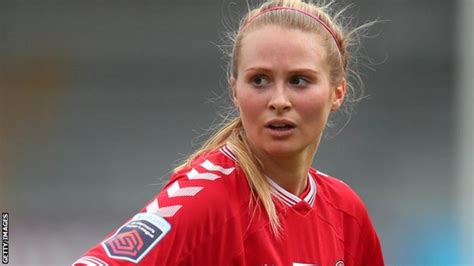 Molly Pike Leicester City Sign Former Everton Midfielder Bbc Sport