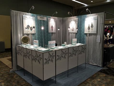 Jewelry Display Idea Jewelry Booth Jewellery Display Jewerly Displays