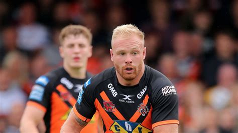 Castleford's Oliver Holmes to miss first month of Super League season | Rugby League News | Sky ...