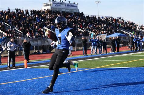 Aj Henning Dazzles As Lincoln Way East Holds Off Notre Dame In Class 8a