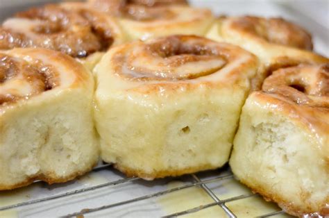 It can be used for everything from pizza apple pie cinnamon rolls are a tasty upgrade on the traditional cinnamon roll.this easy (and vegan!) recipe is a definite crowd pleaser! No Yeast Cinnamon Rolls | Food, Sweet recipes, Cinnamon ...