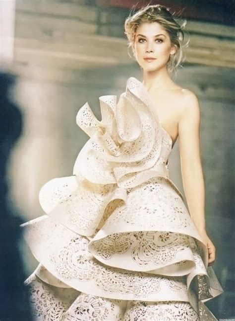 Rosamund Pike In A Magnificient White Gown Just A Pretty Dress