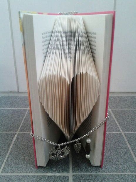 Basteln mit alten büchern bzw. Buch Origami Vorlagen Kostenlos / Steffi S Hochzeitsblog Diy Vorlage Zum Falten Von Buchern ...
