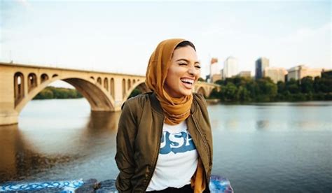 Newsy Reporter Noor Tagouri Has Become The First Woman To Wear A Hijab