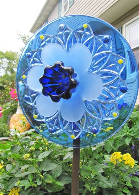 Need some gardening advice or landscaping ideas? glass garden art flower, yard art, art glass, garden gift ...