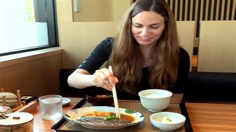 なんて素敵なの初めての和食に感動が止まらない外国人美女がっw YouTube