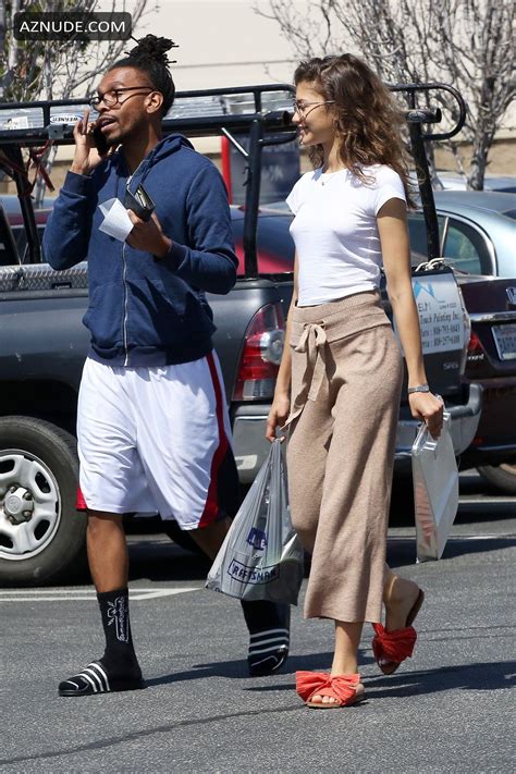 Zendaya Braless Shops At Lowes And Micheals Art Supplies Store In Los Angeles With Her Brother
