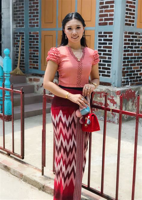 Pin By Thaethae Sheli On Myanmar Traditional Dresses Burma Dress Traditional Dresses Myanmar