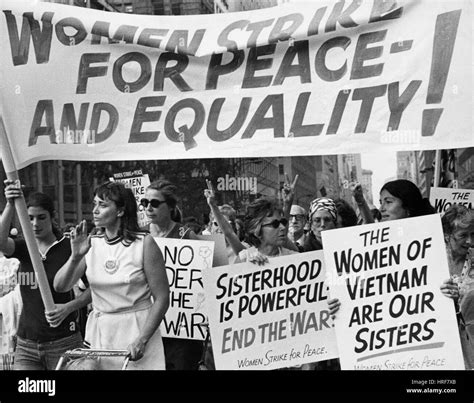Womens Liberation 1970s Black And White Stock Photos And Images Alamy