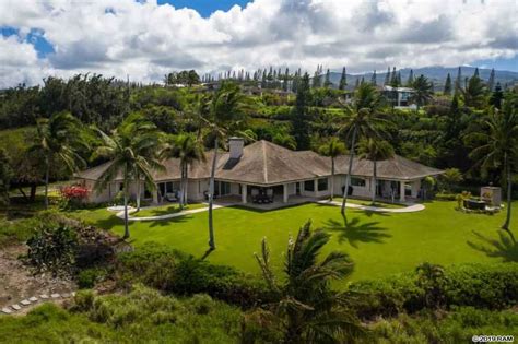 Discover Your Personal Paradise At This Hawaii Million Dollar Mansion