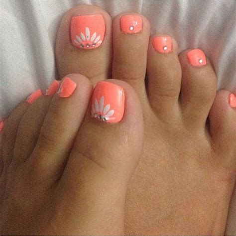 Cool Summer Pedicure Nail Art Ideas 60 Coral Toe Nails Pretty Toe
