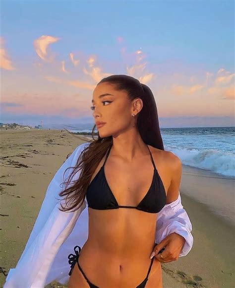 9 Sexy Hot Ariana Grande Bikini Pics