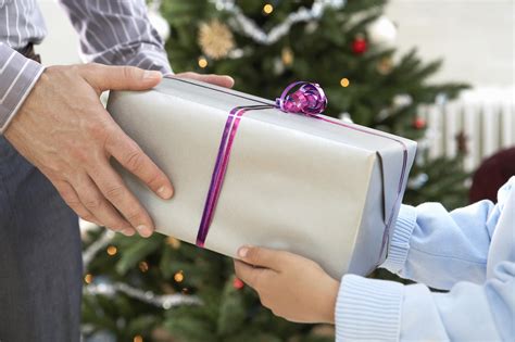 9 Unique and Meaningful Holiday Gifts for Adults!
