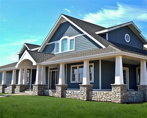 Your choice of siding orientation has a big impact on the overall aesthetic of your exterior. vertical siding | 4,503 "iron grey" Hardi-plank siding ...