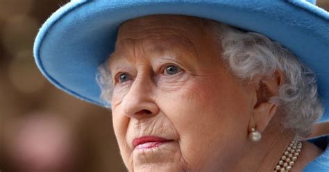 Paradise Papers Leaks Show Queen Elizabeth Iis Offshore Investments