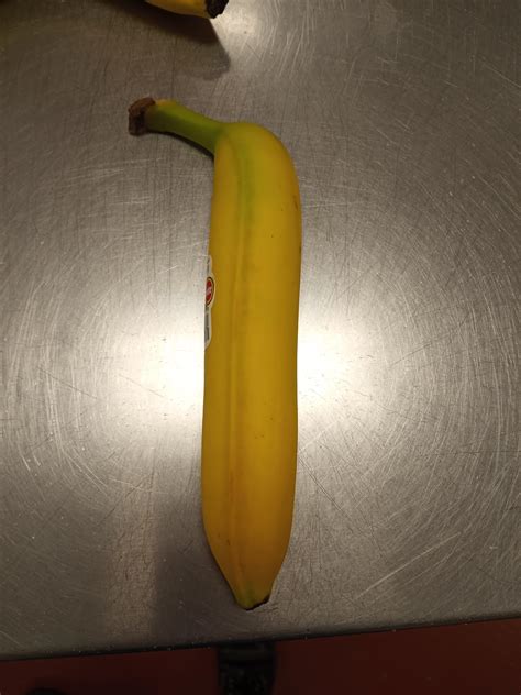 A Straight Banana My Friend Found Rmildlyinteresting