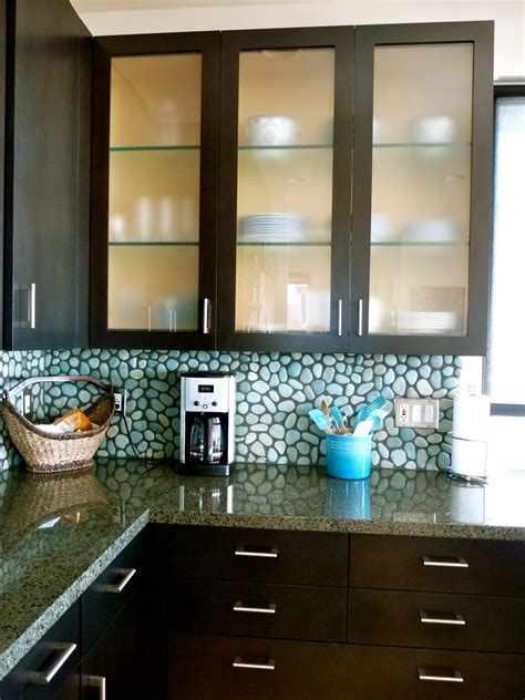 12 Ideas Of Glass Kitchen Shelves