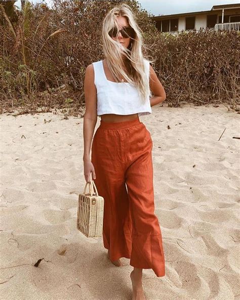 Thesaltyblonde Wearing The Alice Crop Akello Pant 🍑 Spring Summer