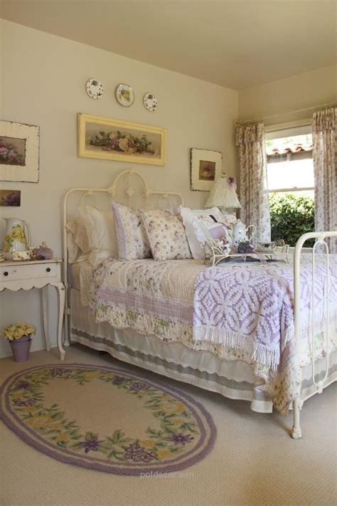 Beautiful Iron Bed And Oyher Great Cottage Details Picture And Plates
