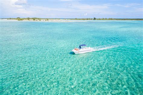 Boat Tour In Turks And Caicos Island Adventure Tci