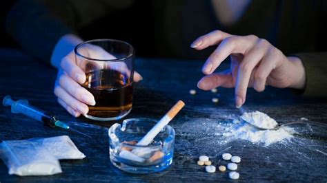 بحث عن المخدرات مع المراجع وتأثيرها السلبي على الشباب كنوزي
