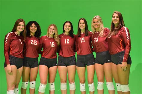 Sexy Pics On Twitter The Blonde On The Right Wins The Cameltoe Prize For This Volleyball Team