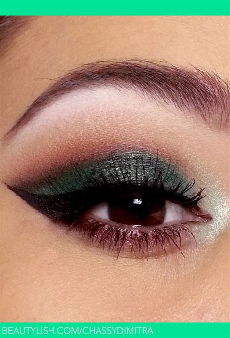 Forest Inspired A Great Pop Of Dark Green With A Nice Warm Red Tone