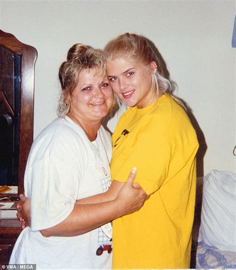 Anna Nicole Smiths Daughter Appears In Tv Special About Her Mother