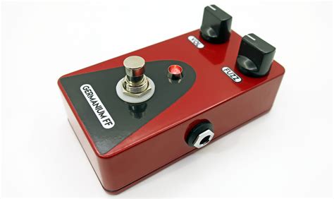 Starting life in the 60's, fuzz pedals are historically very simple circuits using either silicon or germanium transistors to add sustain to your guitar tone. Pin en Germanium Fuzz Pedal