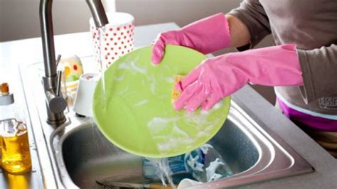 Ova četiri savjeta olakšaće vam pranje sudova! | Grad koji volim