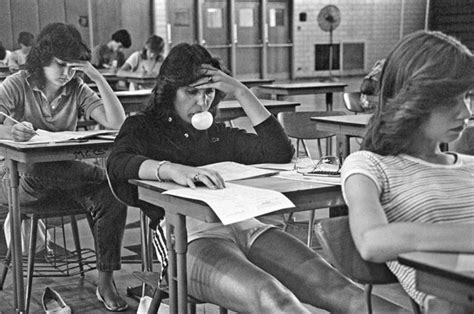 10 Nostalgic Portraits Of 1970s Rebel Youth Captured By High School