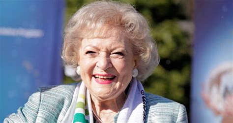 Betty Whites Birthday Memes And S To Celebrate Her 96th Birthday