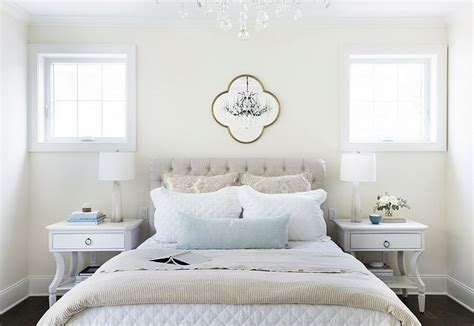Check out some lovely examples and learn how to select the perfect white paint for your space. Linen White by Benjamin Moore 912 Wall Color Linen White ...
