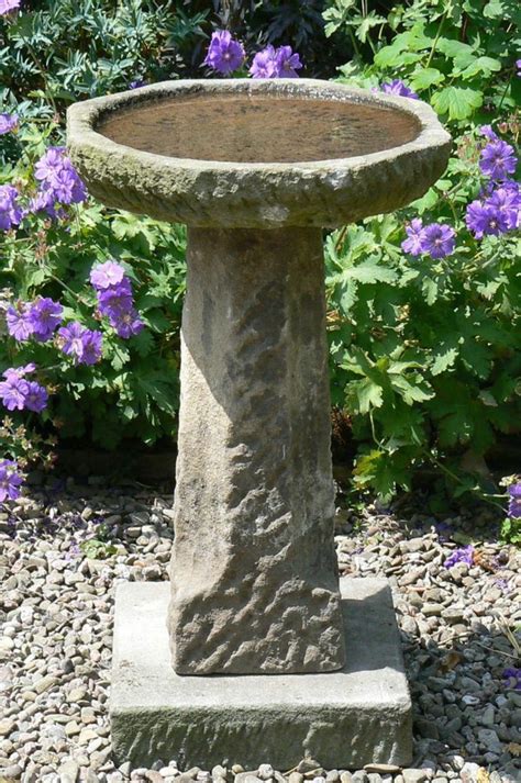 15 Beautiful Bird Bath Design Ideas On Your Home Yard 9 Stone Bird