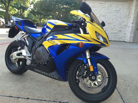 Esse escapamento deixa a cbr 1000rr mais leve, o que proporciona um melhor desempenho na hora de pilotar. 2006 HONDA CBR 1000 RR 1000RR Only 5K miles! Blue & Yellow ...